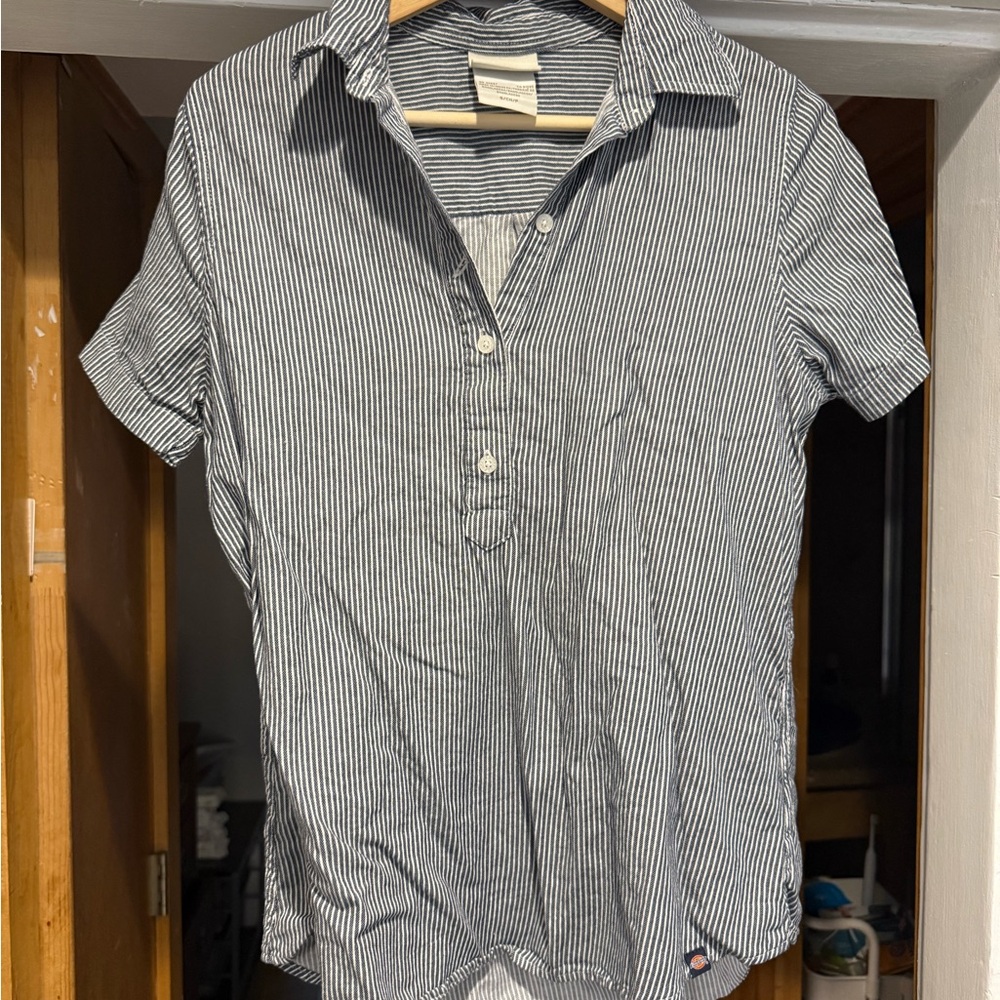 Women EUC Dickies top blue and white striped